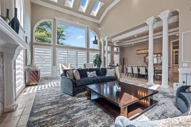 6608 Minnow Pond Drive, West Bloomfield, MI 48322