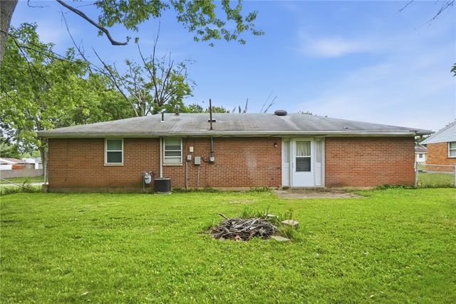 7137 Castlecrest Drive, Huber Heights, OH 45424