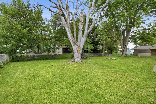 7137 Castlecrest Drive, Huber Heights, OH 45424