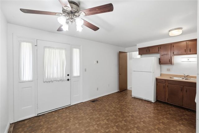7137 Castlecrest Drive, Huber Heights, OH 45424