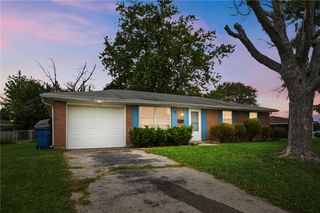 7137 Castlecrest Drive, Huber Heights, OH 45424