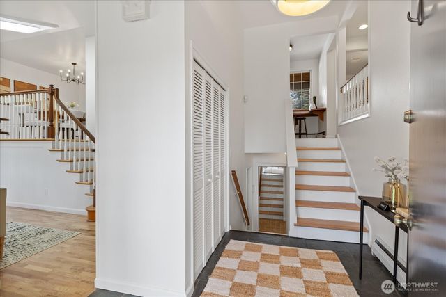 17925 72nd Avenue W, Edmonds, WA 98026