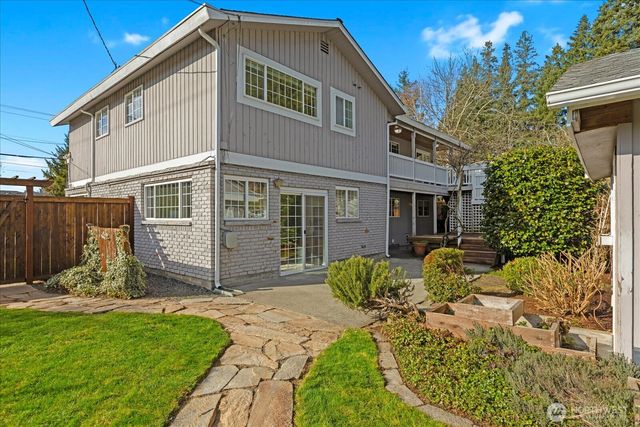 17925 72nd Avenue W, Edmonds, WA 98026