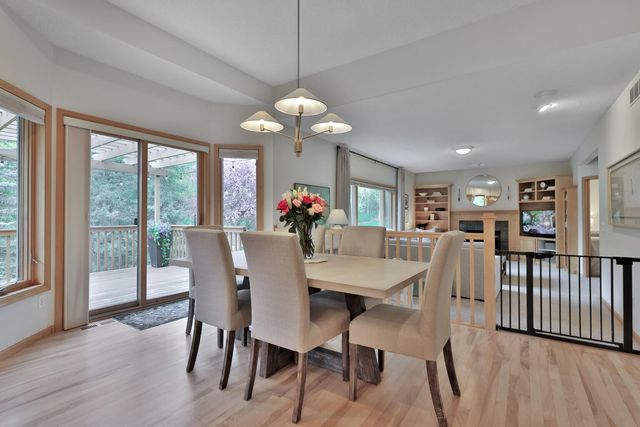 507 Owasso Hills Drive, Roseville, MN 55113