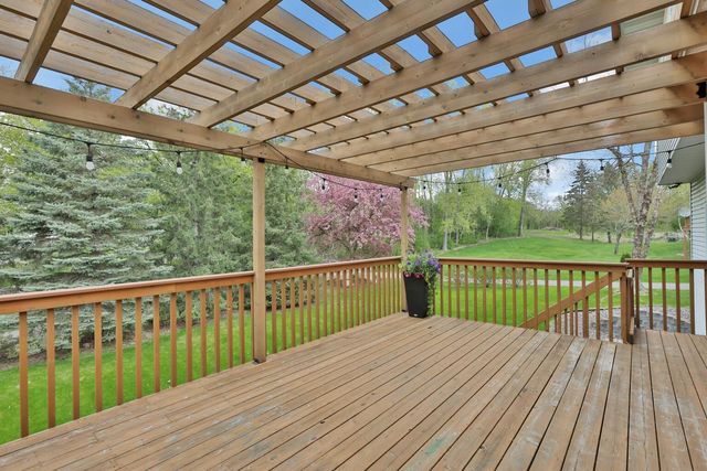 507 Owasso Hills Drive, Roseville, MN 55113