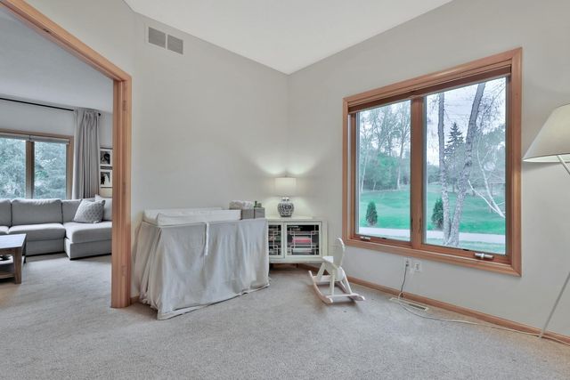 507 Owasso Hills Drive, Roseville, MN 55113