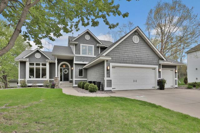 507 Owasso Hills Drive, Roseville, MN 55113