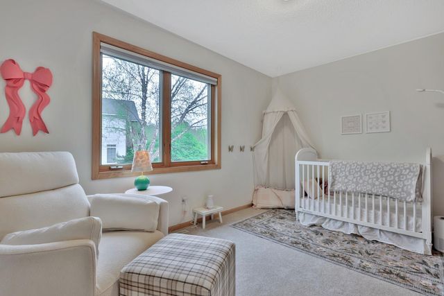 507 Owasso Hills Drive, Roseville, MN 55113