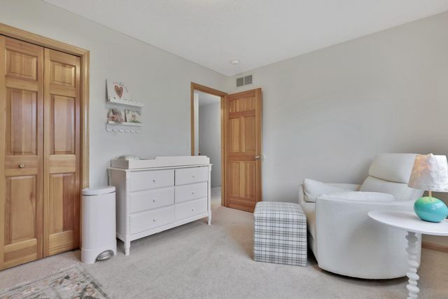507 Owasso Hills Drive, Roseville, MN 55113