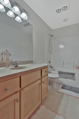 507 Owasso Hills Drive, Roseville, MN 55113