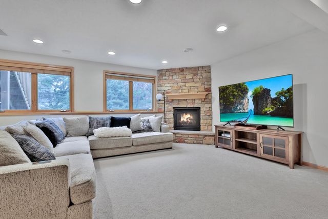 507 Owasso Hills Drive, Roseville, MN 55113