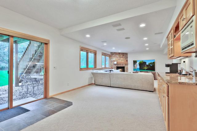 507 Owasso Hills Drive, Roseville, MN 55113
