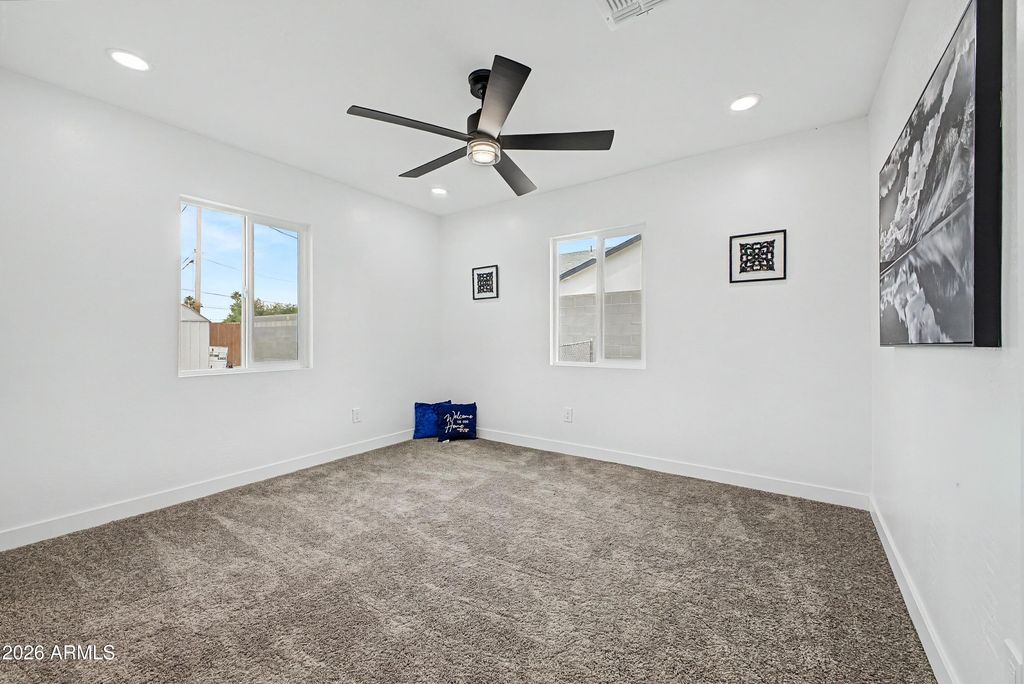 Image 11 of property listing at 4216 N 31st Drive, Phoenix, AZ 85017