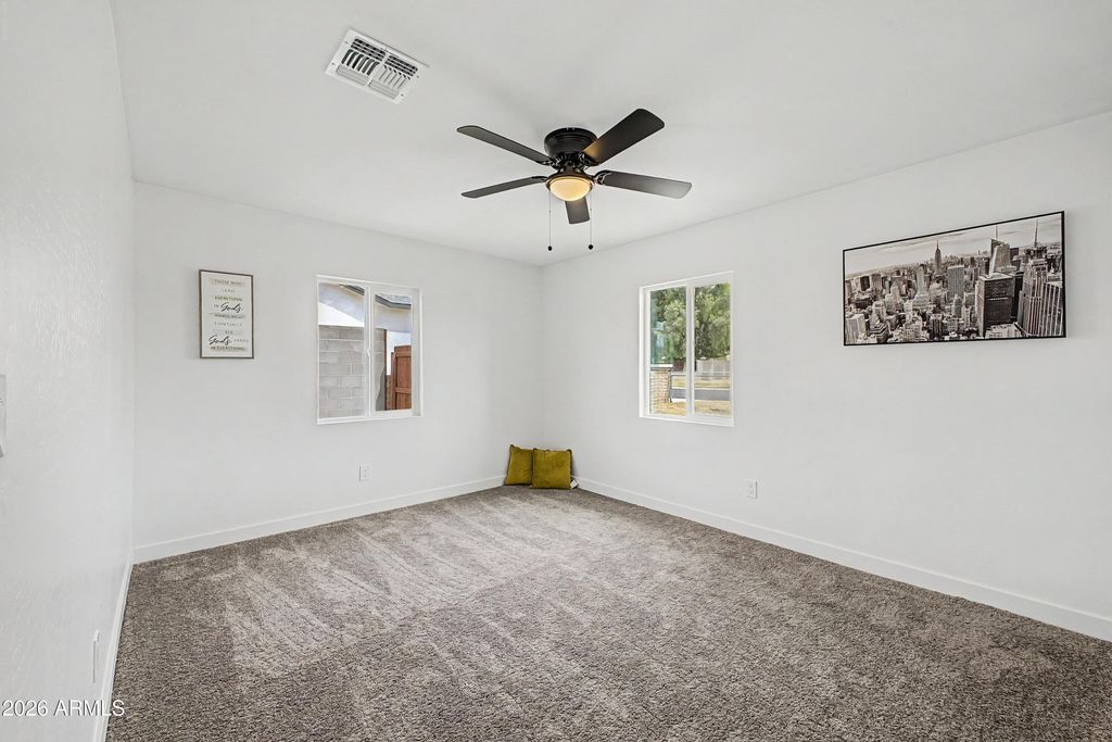 Image 15 of property listing at 4216 N 31st Drive, Phoenix, AZ 85017