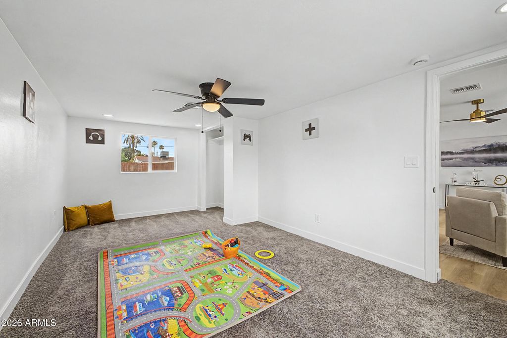 Image 17 of property listing at 4216 N 31st Drive, Phoenix, AZ 85017