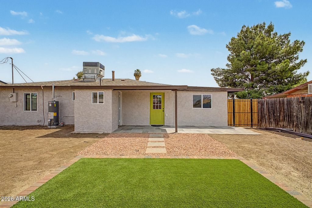 Image 19 of property listing at 4216 N 31st Drive, Phoenix, AZ 85017