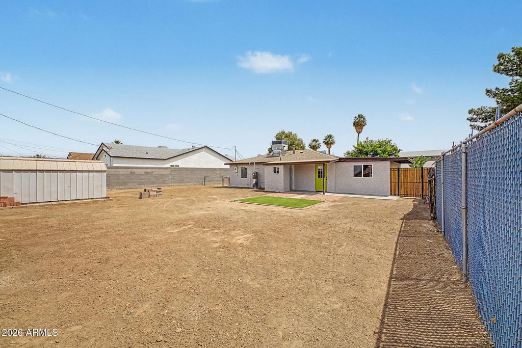 Image 20 of property listing at 4216 N 31st Drive, Phoenix, AZ 85017