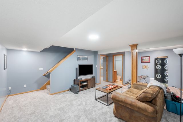 1600 E Boston Avenue, Indianola, IA 50125