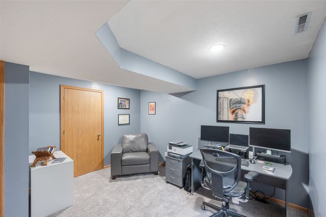 1600 E Boston Avenue, Indianola, IA 50125