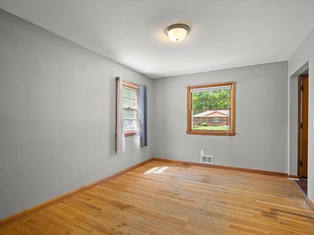 1521 Chelsea Avenue, Rockford, IL 61107