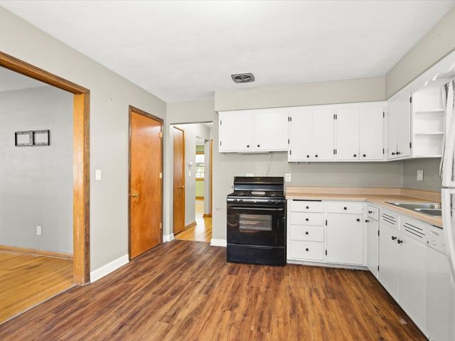 1521 Chelsea Avenue, Rockford, IL 61107