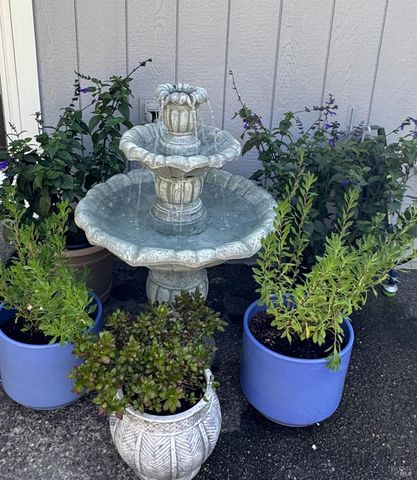 6749 Wintergreen Ct, Santa Rosa, CA 95409