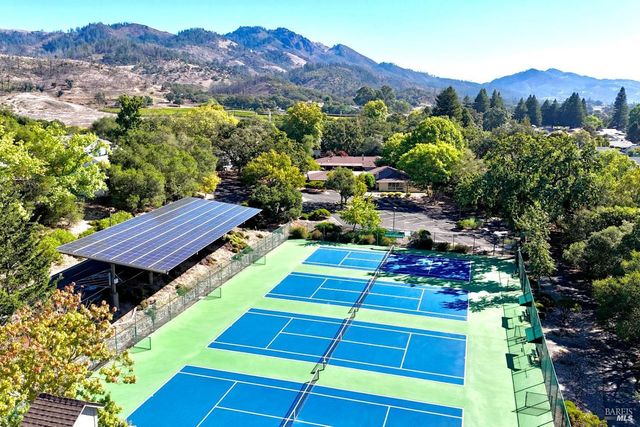 6749 Wintergreen Ct, Santa Rosa, CA 95409