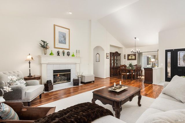 6749 Wintergreen Ct, Santa Rosa, CA 95409