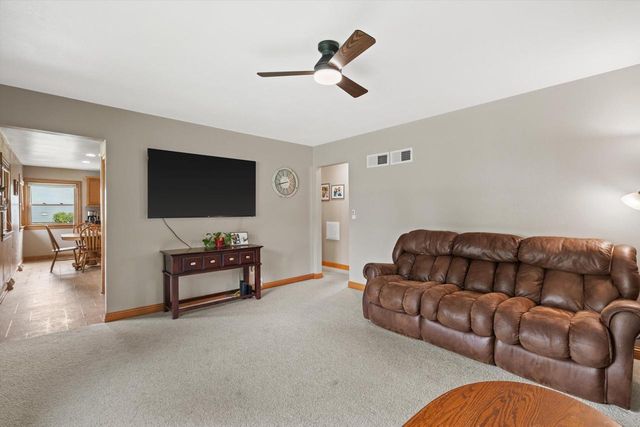 1971 Cascade DRIVE, Waukesha, WI 53188