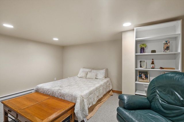 1971 Cascade DRIVE, Waukesha, WI 53188