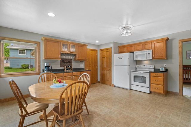 1971 Cascade DRIVE, Waukesha, WI 53188