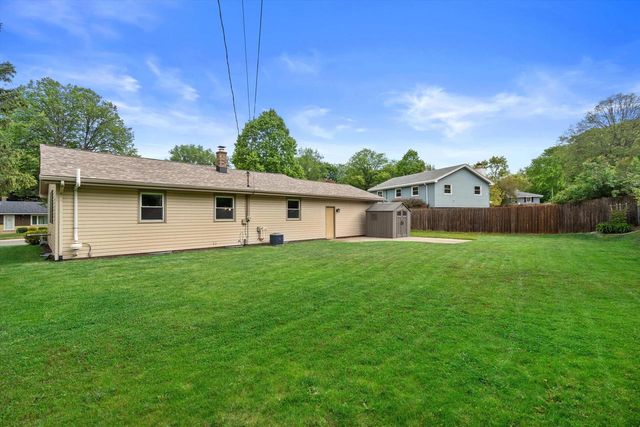 1971 Cascade DRIVE, Waukesha, WI 53188
