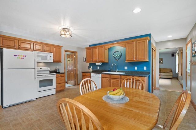 1971 Cascade DRIVE, Waukesha, WI 53188