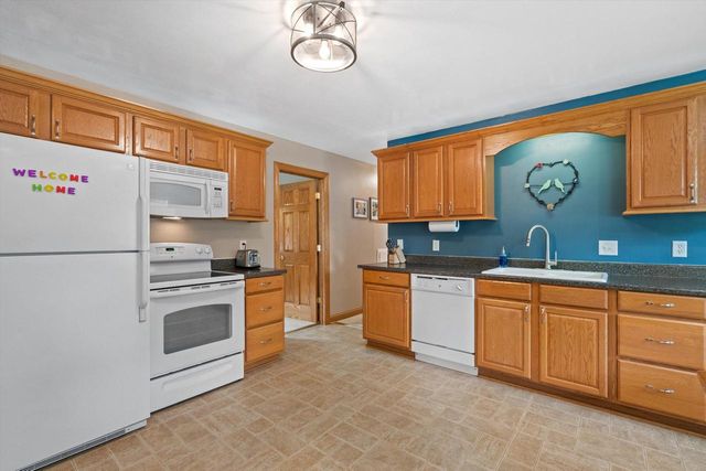 1971 Cascade DRIVE, Waukesha, WI 53188