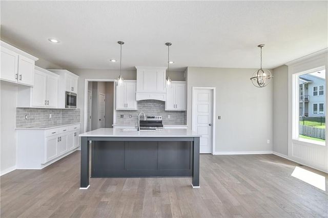 2739 W Park Street, Olathe, KS 66061