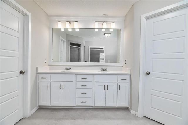 2739 W Park Street, Olathe, KS 66061