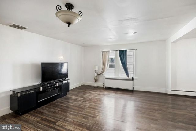 28 E ADAMS ST, Paulsboro, NJ 08066
