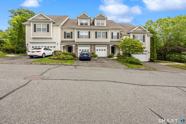10 Ridgewood Drive 10, Middlebury, CT 06762