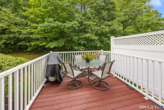 10 Ridgewood Drive 10, Middlebury, CT 06762