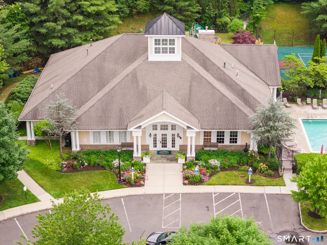 10 Ridgewood Drive 10, Middlebury, CT 06762