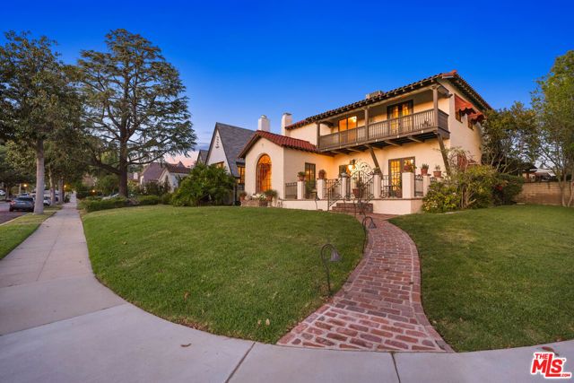 1200 N Cedar Street, Glendale, CA 91207