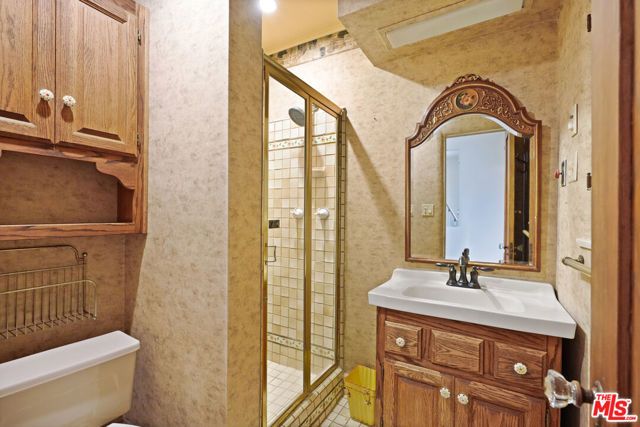 1200 N Cedar Street, Glendale, CA 91207