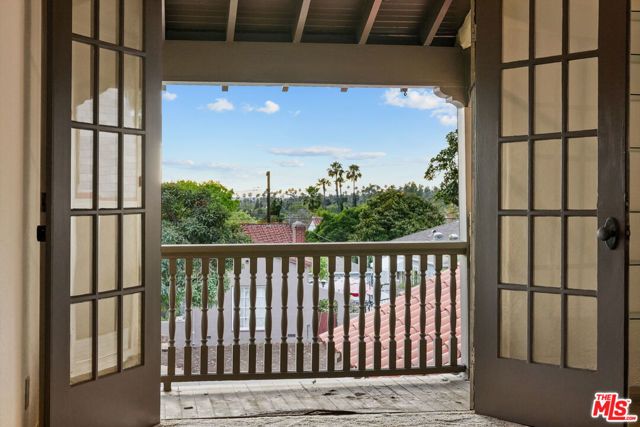 1200 N Cedar Street, Glendale, CA 91207