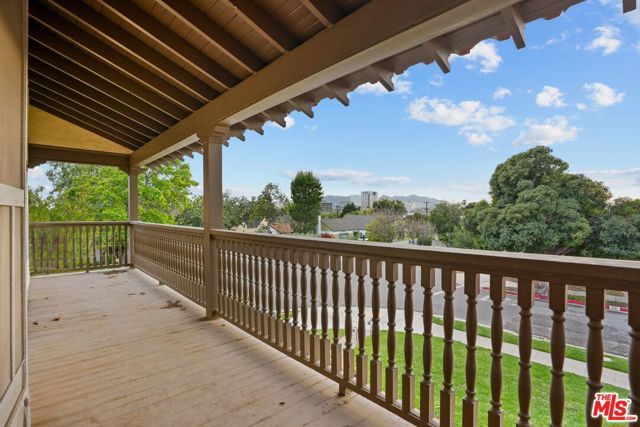 1200 N Cedar Street, Glendale, CA 91207