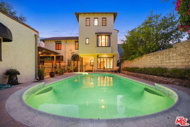 1200 N Cedar Street, Glendale, CA 91207