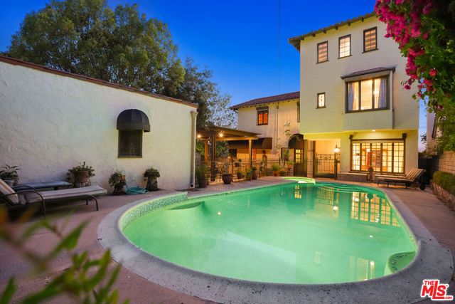 1200 N Cedar Street, Glendale, CA 91207