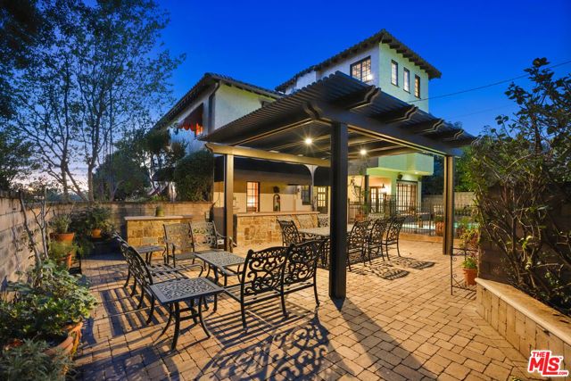 1200 N Cedar Street, Glendale, CA 91207