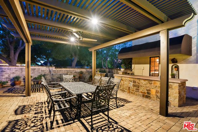 1200 N Cedar Street, Glendale, CA 91207