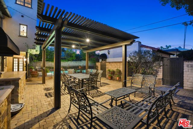 1200 N Cedar Street, Glendale, CA 91207