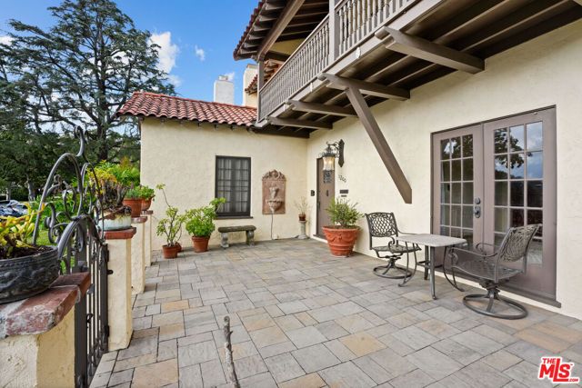 1200 N Cedar Street, Glendale, CA 91207